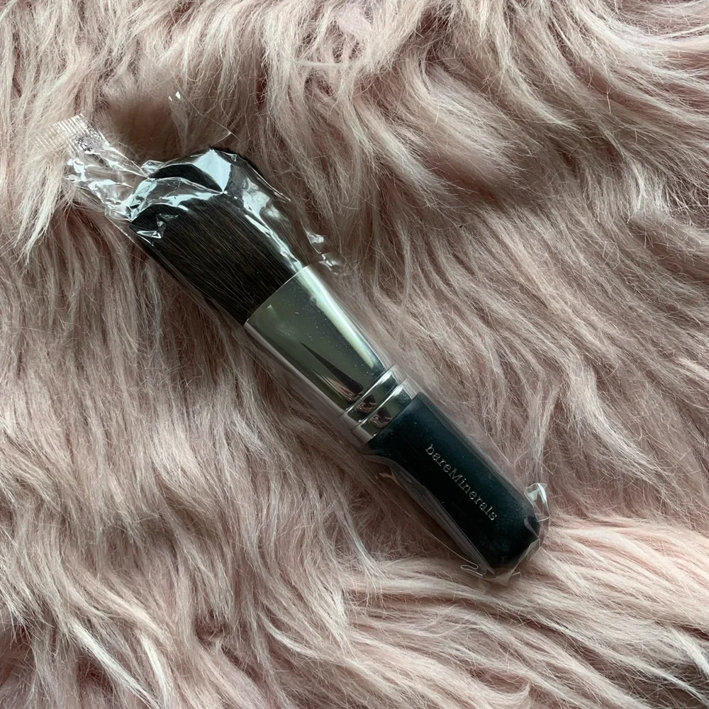 New Bare Minerals Flawless Application Face Brush